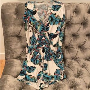 Veronica M size L tropical romper